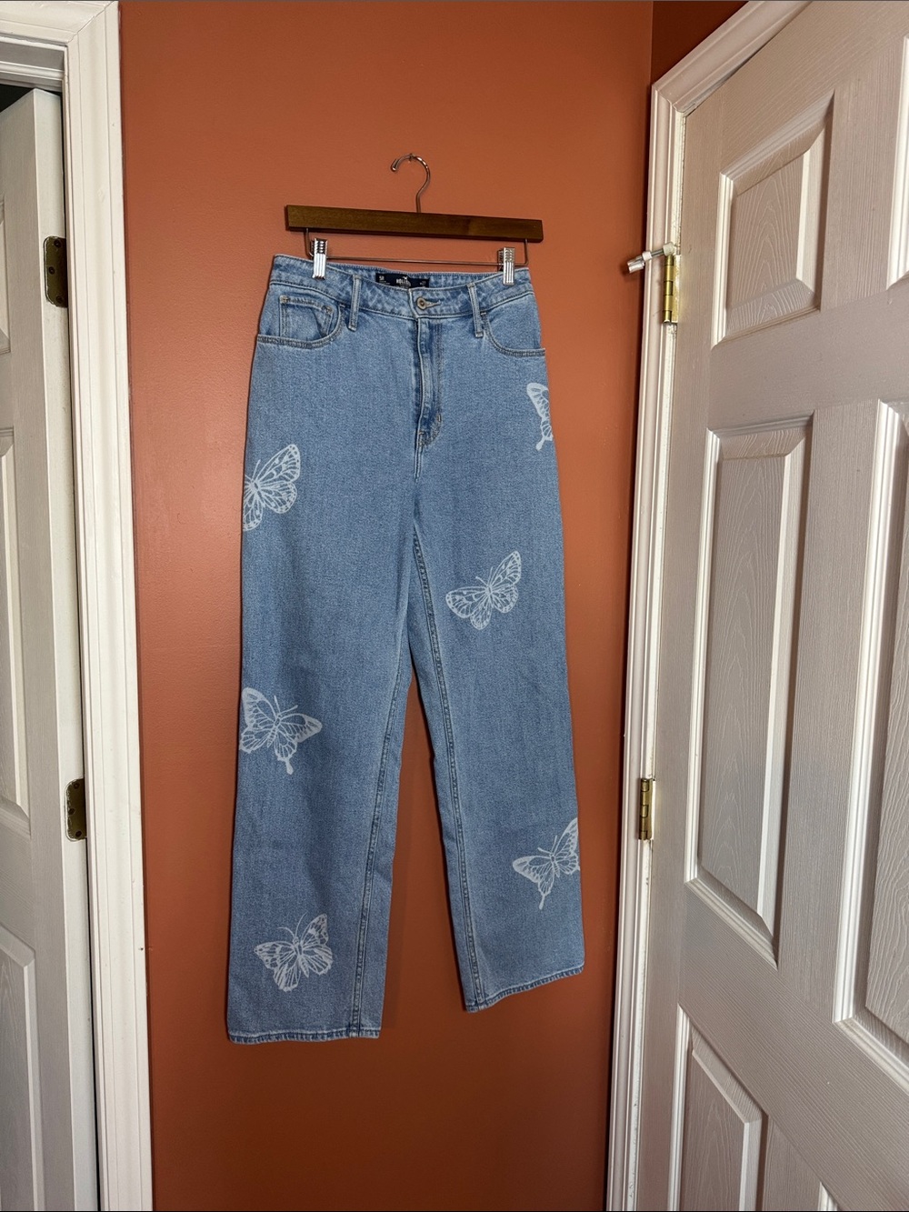 Hollister Light Blue Butterfly-Print Straight Leg Jeans